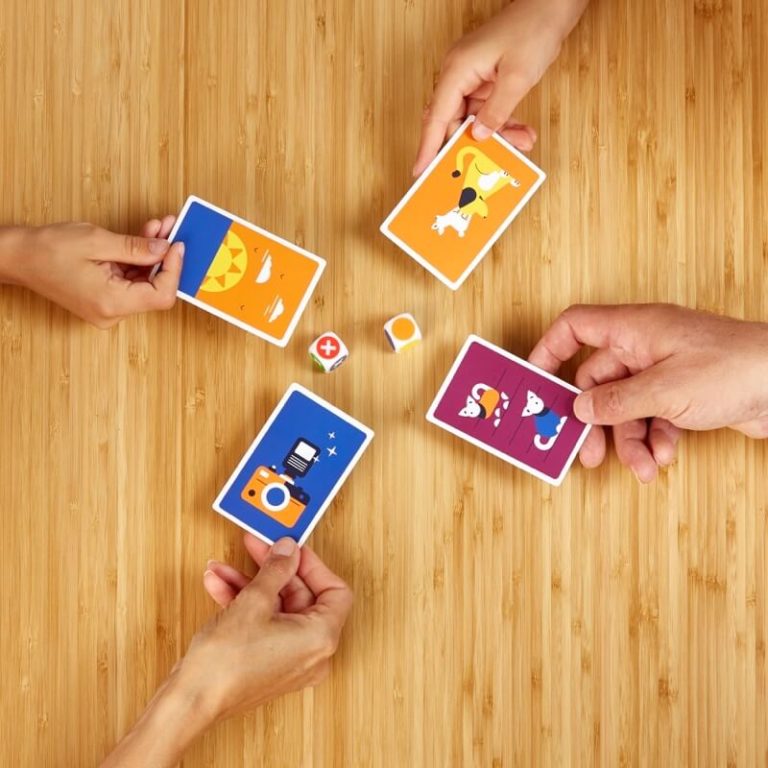 KEZAO Jeu De Cartes - Jeu De Rapidité Et D'Observation | 60 Cartes Illustrées + 4 Dés | Pour Enfants Et Famille